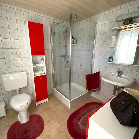 Mit Pool Pruchten